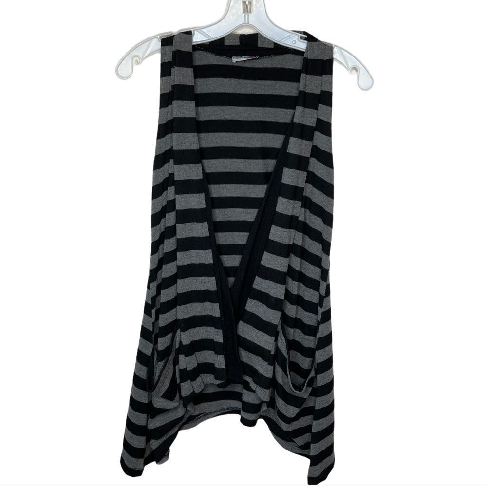 Body Central Sweater Vest‎